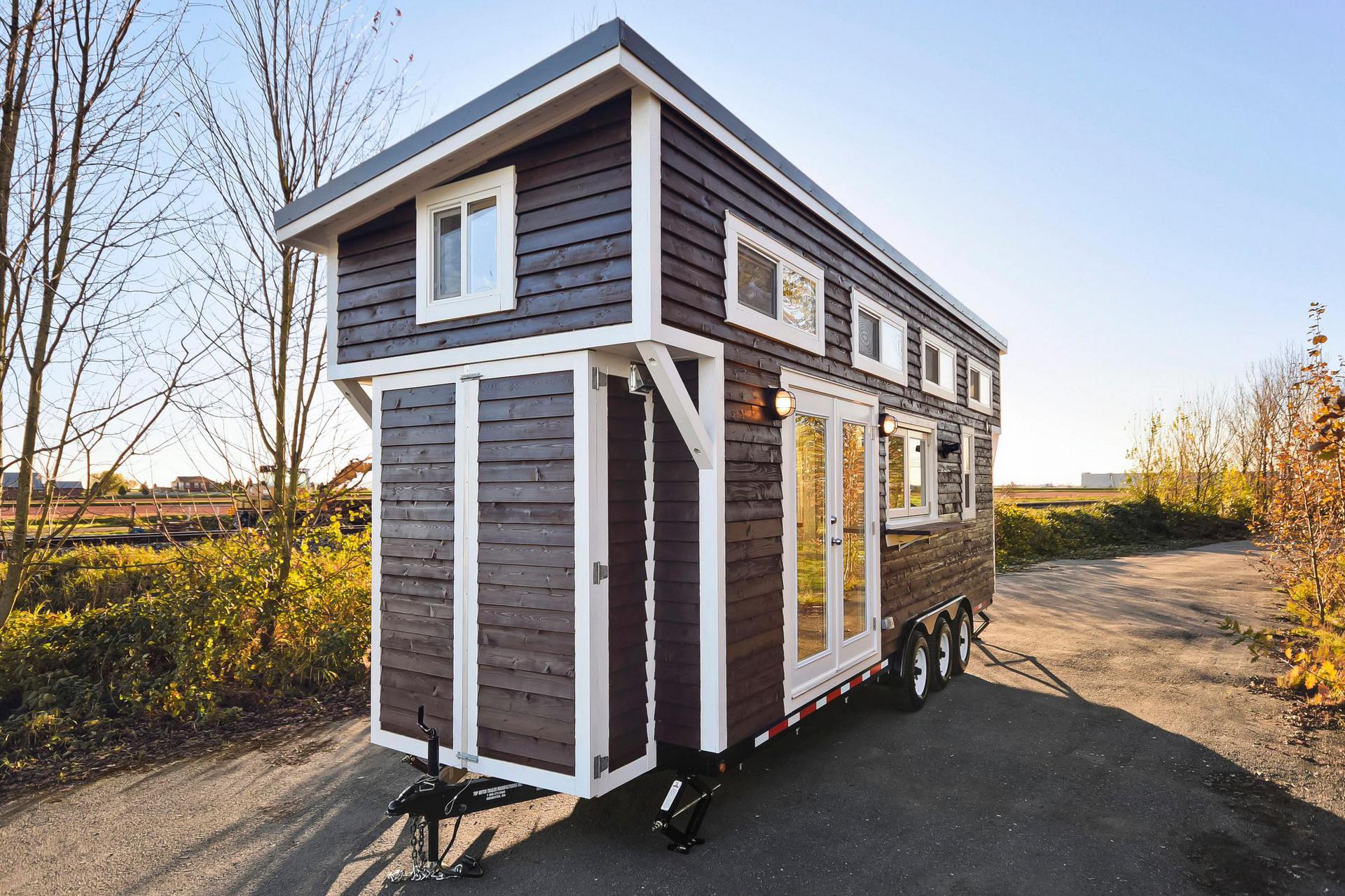 34-luxurious-tiny-house-with-custom-loft